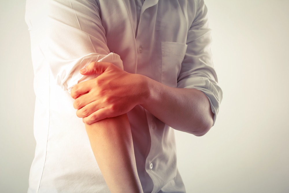 My Battle with Tennis Elbow: Causes, Symptoms, and How I Finally Got Relief 1